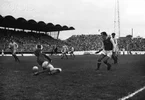 Arsenal Goal George Graham scores his goal past Eric McManus for goal no. 3.webp Arsenal Goal George Graham scores his goal past Eric McManus for goal no. 3.webp